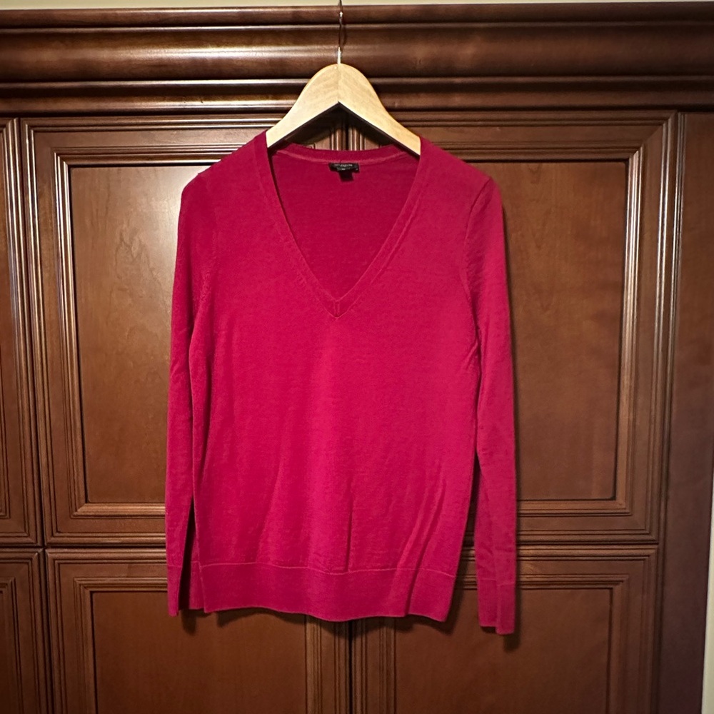 Ann Taylor 100% Extra Fine Merino Wool Red V-Neck Sweater
